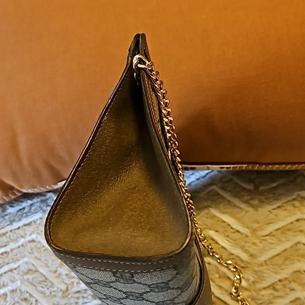 Gucci GG Sherry Line Clutch - Picture 5 of 16